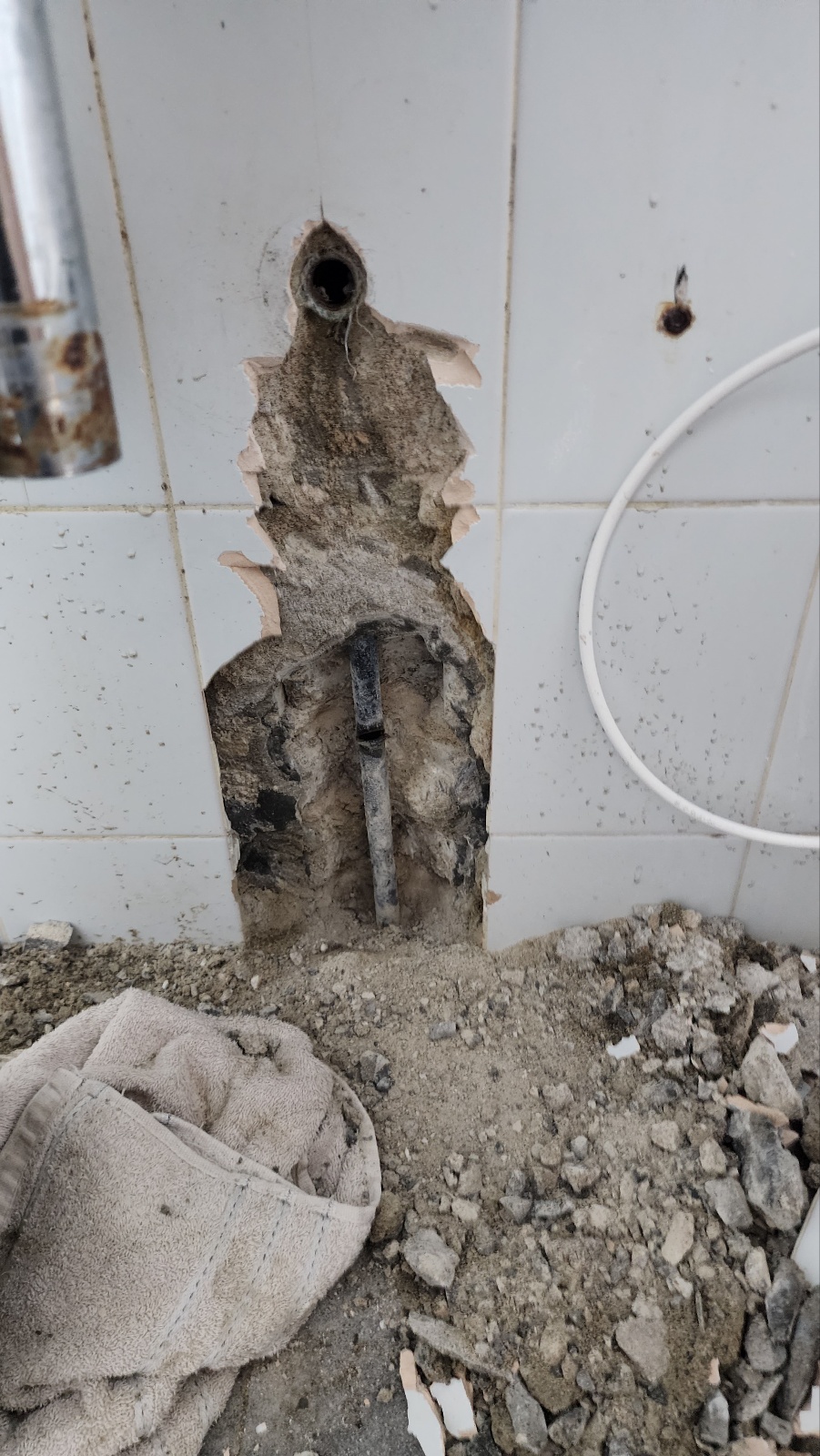 시흥 건물 화장실 천장 곰팡이, 누수탐지 및 배관 교체 작업