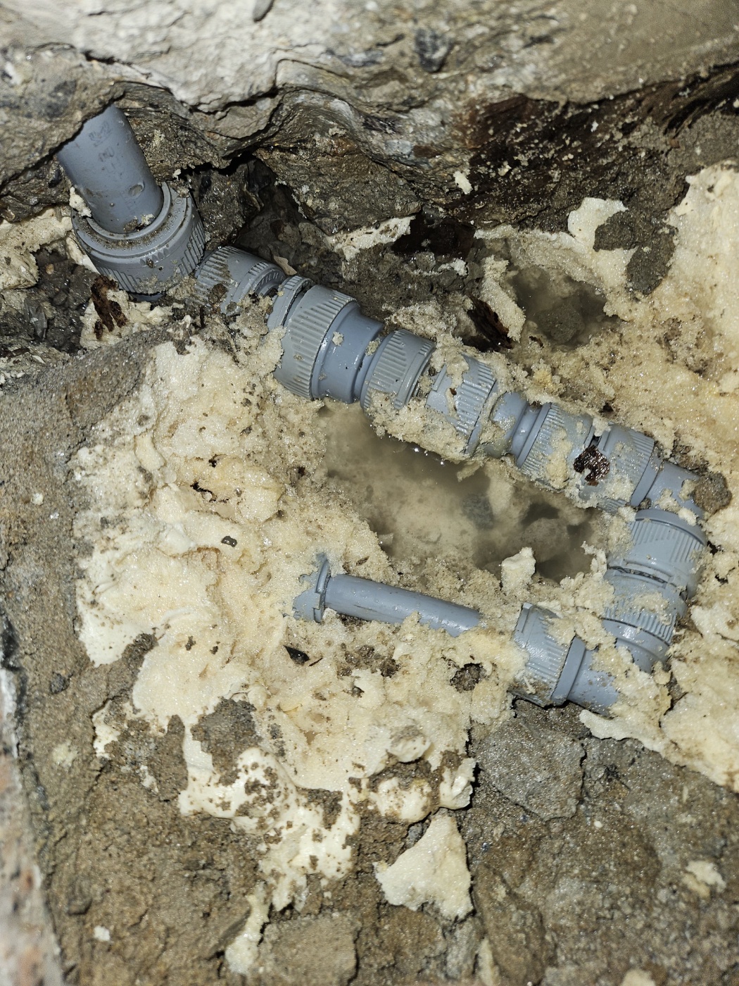 부평 원룸 윗집 누수로 인한 벽 곰팡이 누수탐지 배관교체 작업