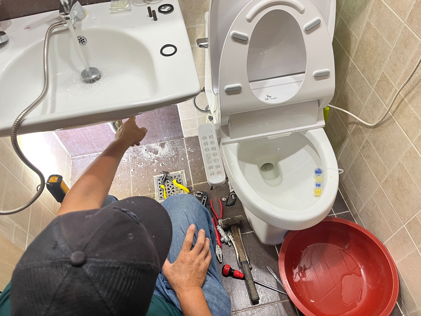 성남 아파트 화장실 아랫집 물새는 현장 누수탐지로 해결